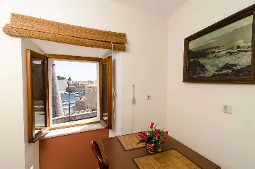 Air-Conditioned Studio in Dubrovnik with Fortress Views