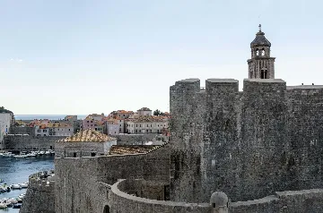 Air-Conditioned Studio in Dubrovnik with Fortress Views