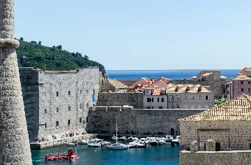 Air-Conditioned Studio in Dubrovnik with Fortress Views