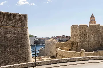 Air-Conditioned Studio in Dubrovnik with Fortress Views