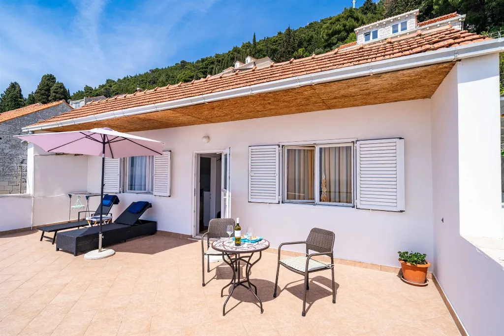 Dubrovnik 1-Bedroom Apartment with Terrace View