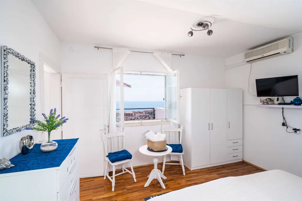 Dubrovnik 1-Bedroom Apartment with Terrace View
