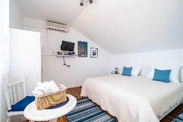 Dubrovnik 1-Bedroom Apartment with Terrace View