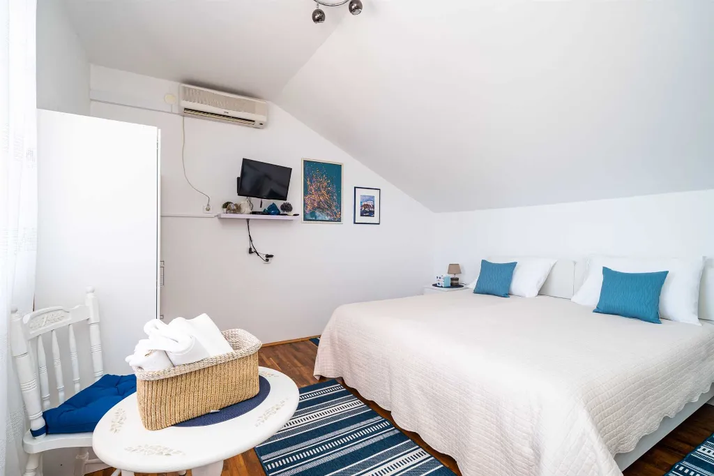 Dubrovnik 1-Bedroom Apartment with Terrace View