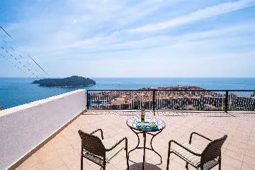 Dubrovnik 1-Bedroom Apartment with Terrace View