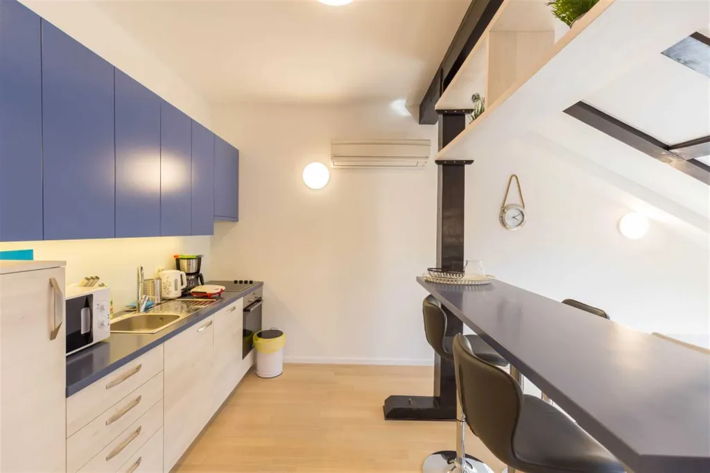 Dubrovnik Lapad One-Bedroom Loft Apartment for 4