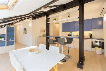 Dubrovnik Lapad One-Bedroom Loft Apartment for 4