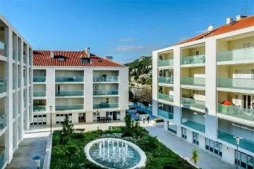 Dubrovnik Lapad One-Bedroom Loft Apartment for 4