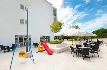 Dubrovnik Lapad One-Bedroom Loft Apartment for 4