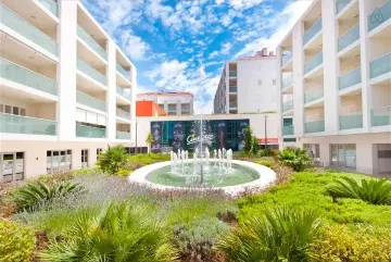 Dubrovnik Lapad One-Bedroom Loft Apartment for 4