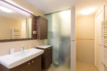 2-Bedroom Apartment in Dubrovnik with Sea-View Balcony