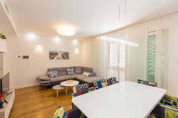 2-Bedroom Apartment in Dubrovnik with Sea-View Balcony