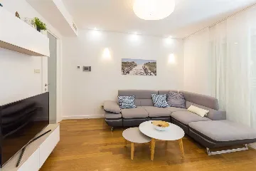 2-Bedroom Apartment in Dubrovnik with Sea-View Balcony