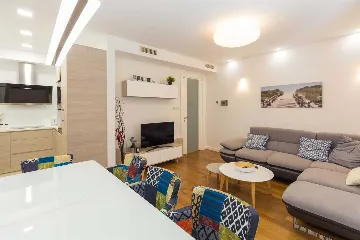 2-Bedroom Apartment in Dubrovnik with Sea-View Balcony