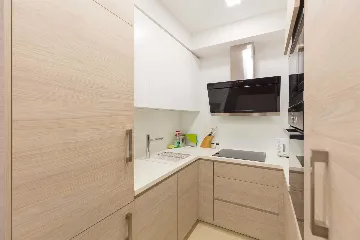 2-Bedroom Apartment in Dubrovnik with Sea-View Balcony