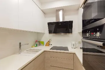 2-Bedroom Apartment in Dubrovnik with Sea-View Balcony