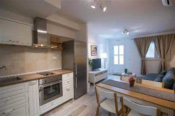 Dubrovnik Duplex Apartment with Terrace for 2