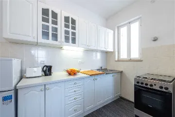 Dubrovnik 3-Bedroom Apartment with Balcony & Sea View