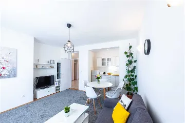 Dubrovnik 3-Bedroom Apartment with Balcony & Sea View