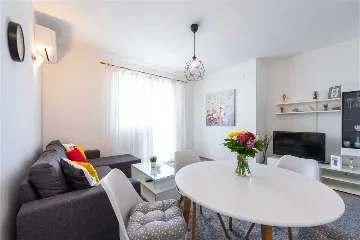 Dubrovnik 3-Bedroom Apartment with Balcony & Sea View