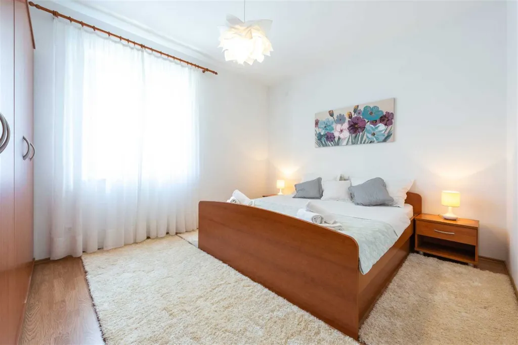 Dubrovnik 3-Bedroom Apartment with Balcony & Sea View