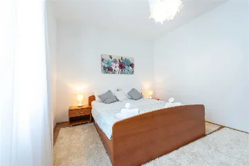 Dubrovnik 3-Bedroom Apartment with Balcony & Sea View