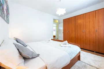 Dubrovnik 3-Bedroom Apartment with Balcony & Sea View