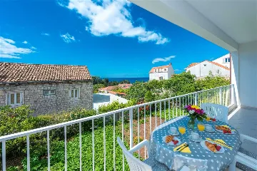 Dubrovnik 3-Bedroom Apartment with Balcony & Sea View