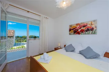 Dubrovnik 3-Bedroom Apartment with Balcony & Sea View
