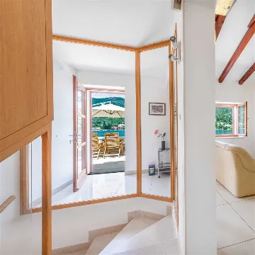 Dubrovnik Zaton Apartment with Sea Access & Terrace