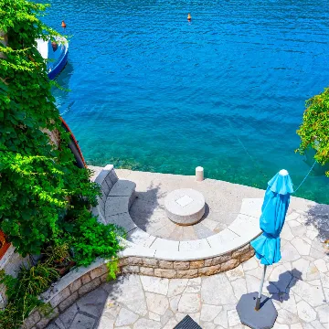 Dubrovnik Zaton Apartment with Sea Access & Terrace