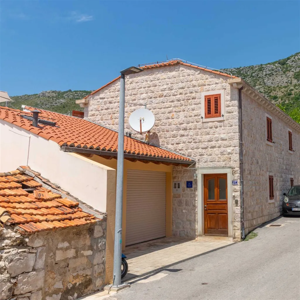 Dubrovnik Zaton Apartment with Sea Access & Terrace