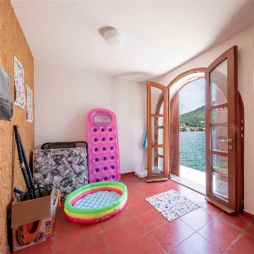 Dubrovnik Zaton Apartment with Sea Access & Terrace