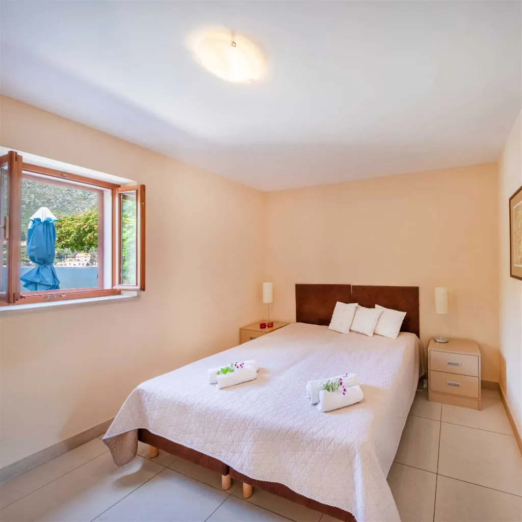 Dubrovnik Zaton Apartment with Sea Access & Terrace