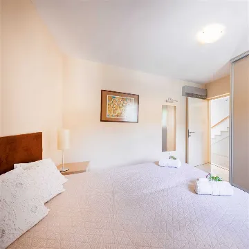 Dubrovnik Zaton Apartment with Sea Access & Terrace