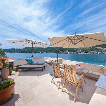 Dubrovnik Zaton Apartment with Sea Access & Terrace