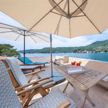 Dubrovnik Zaton Apartment with Sea Access & Terrace