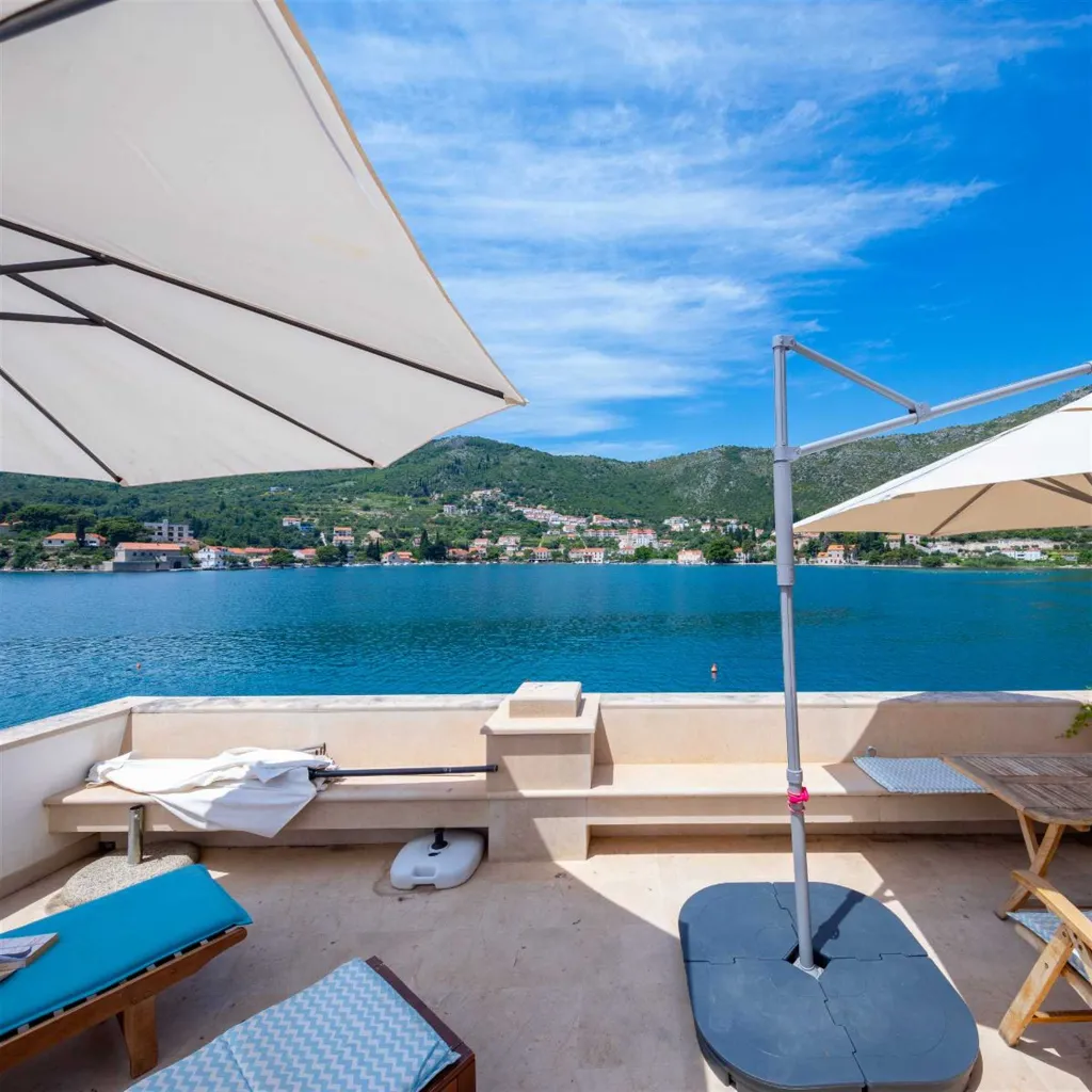 Dubrovnik Zaton Apartment with Sea Access & Terrace