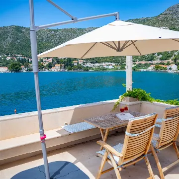 Dubrovnik Zaton Apartment with Sea Access & Terrace