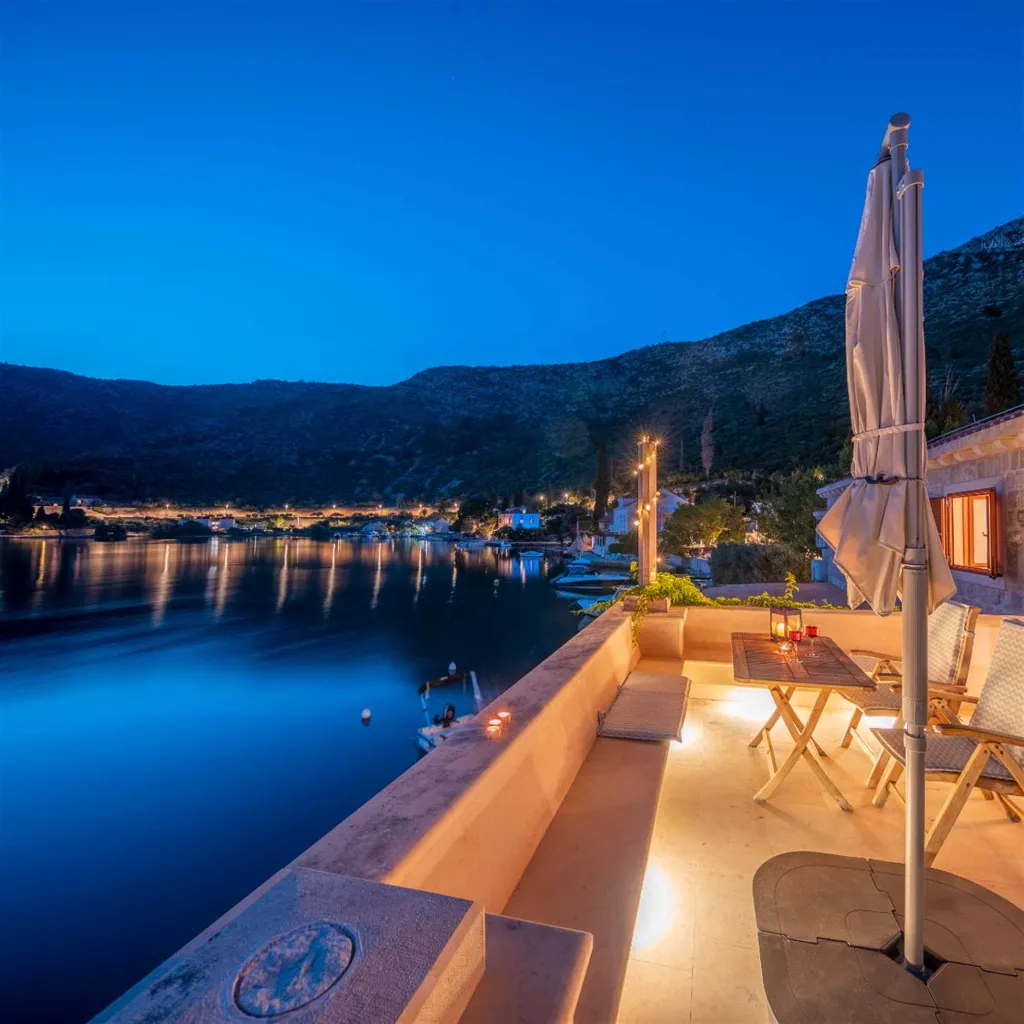 Dubrovnik Zaton Apartment with Sea Access & Terrace