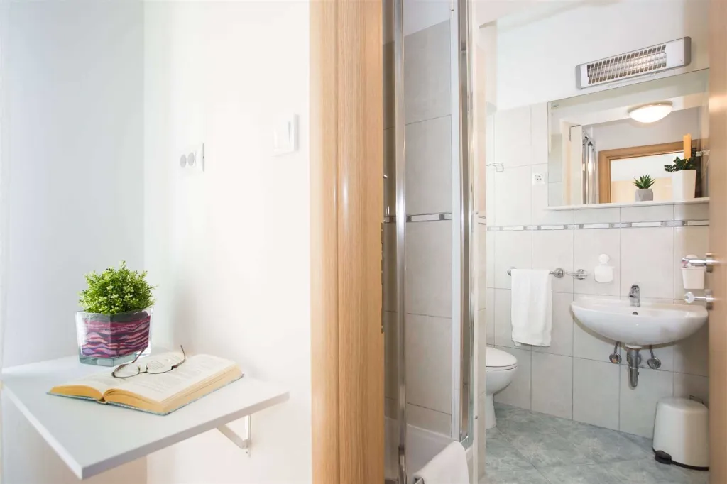 Double Room with Balcony and Sea View in Dubrovnik