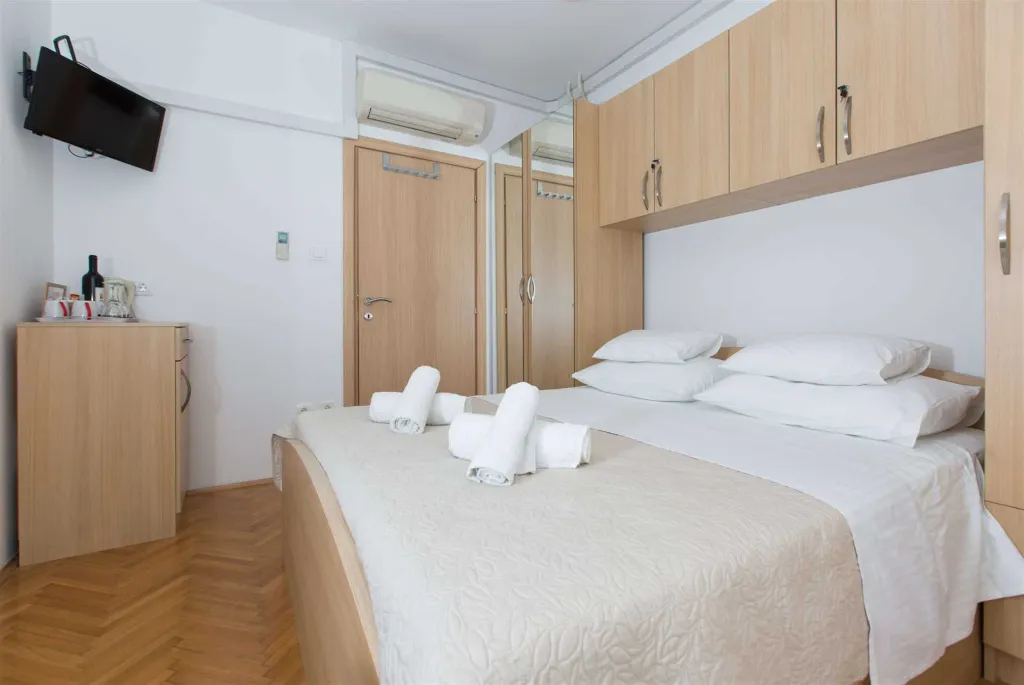 Double Room with Balcony and Sea View in Dubrovnik