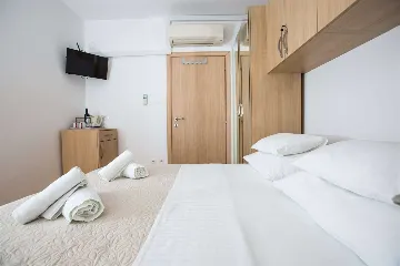 Double Room with Balcony and Sea View in Dubrovnik