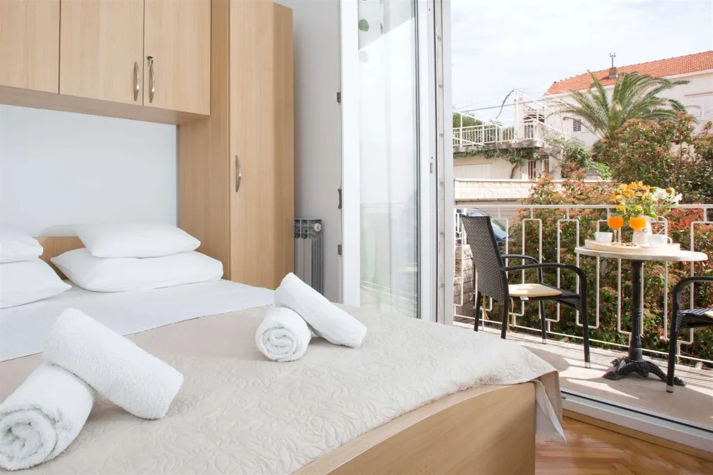 Double Room with Balcony and Sea View in Dubrovnik