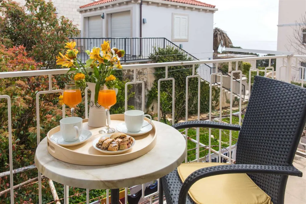 Double Room with Balcony and Sea View in Dubrovnik