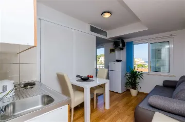 One-Bedroom Apartment with Sea View in Pomena