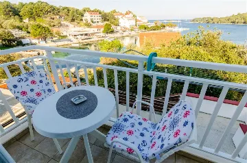 One-Bedroom Apartment with Sea View in Pomena