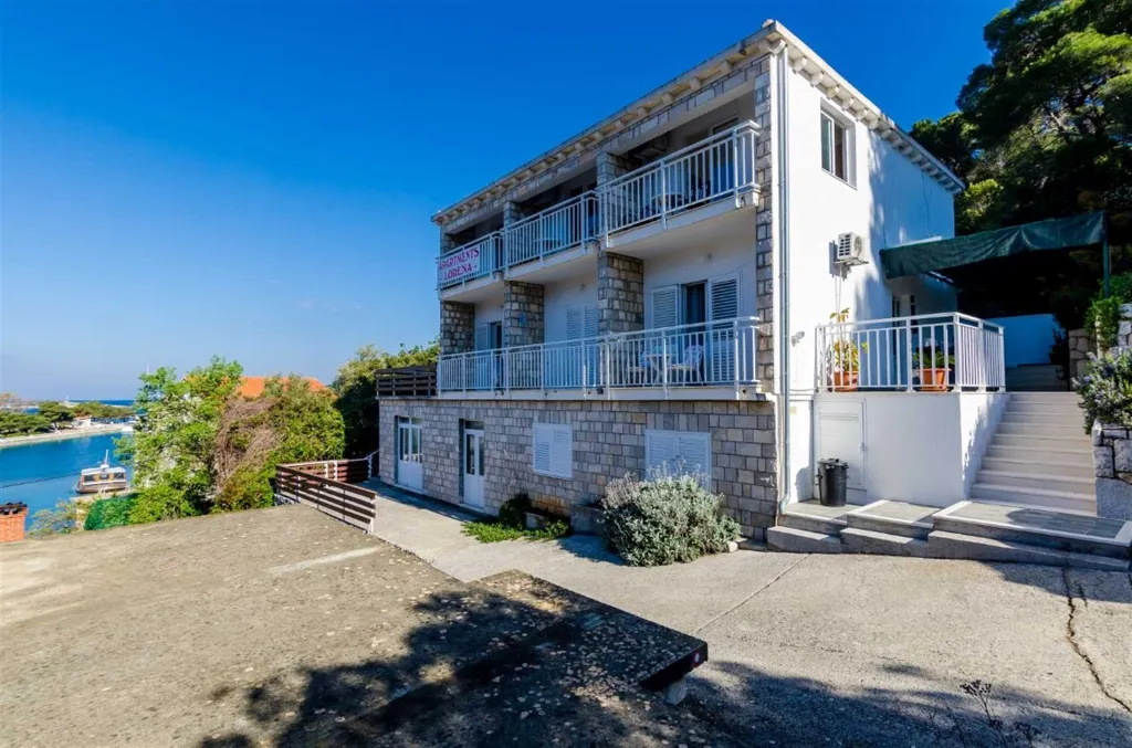 One-Bedroom Apartment with Sea View in Pomena