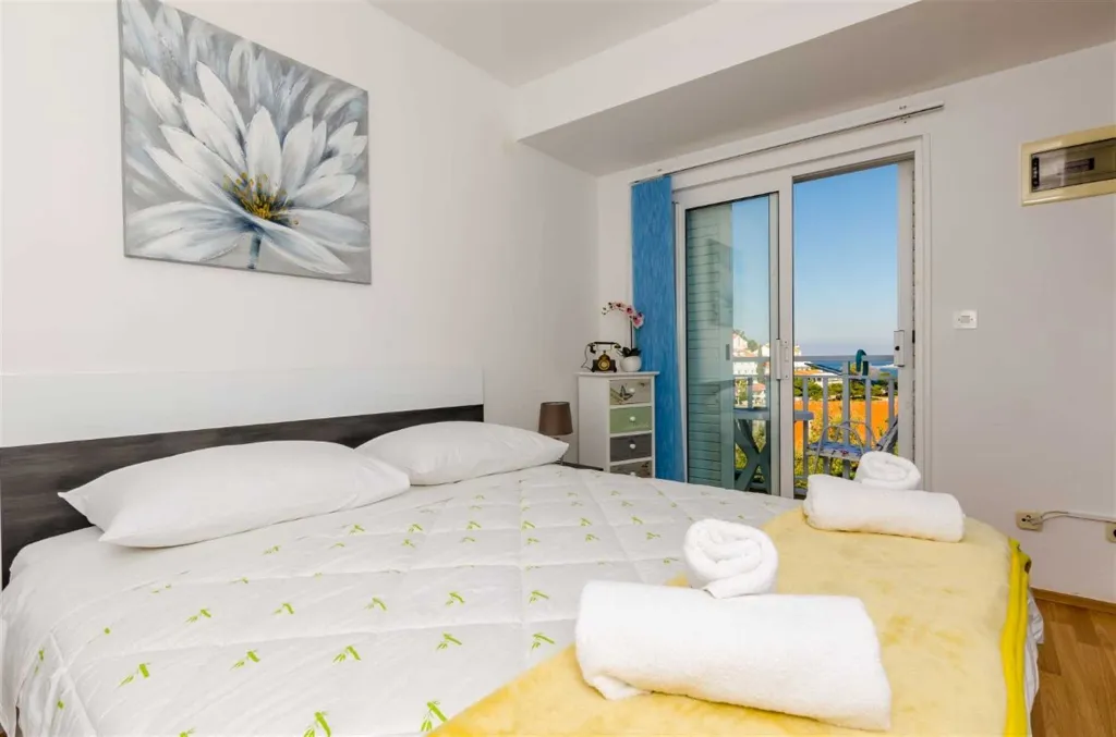 One-Bedroom Apartment with Sea View in Pomena