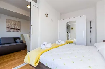 One-Bedroom Apartment with Sea View in Pomena